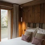 Luxury Black Mountain - 4br, Sleeps 10, Fireplace, Mountain Views & Garden - * Megève