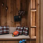 Luxury Black Mountain - 4br, Sleeps 10, Fireplace, Mountain Views & Garden - Alpehytte