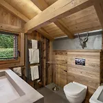 Alpehytte Luxury Black Mountain - 4br, Sleeps 10, Fireplace, Mountain Views & Garden - Megève