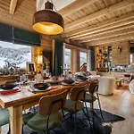Luxury Black Mountain - 4br, Sleeps 10, Fireplace, Mountain Views & Garden -