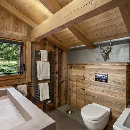 Chalet Luxury Black Mountain - 4br, Sleeps 10, Fireplace, Mountain Views & Garden - Megève