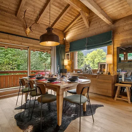 Luxury Black Mountain - 4br, Sleeps 10, Fireplace, Mountain Views & Garden -