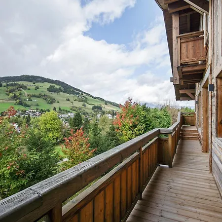 Chalet Luxury Black Mountain - 4br, Sleeps 10, Fireplace, Mountain Views & Garden -