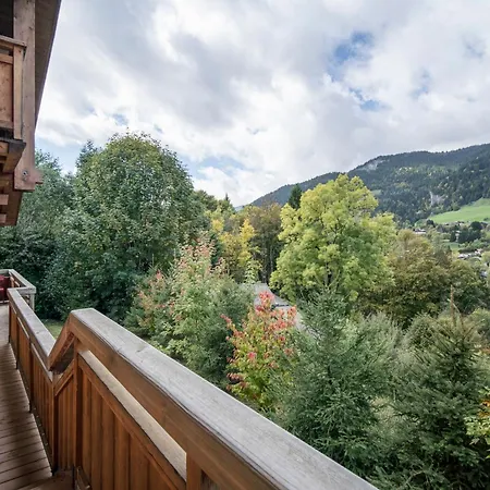 Chalet Luxury Black Mountain - 4br, Sleeps 10, Fireplace, Mountain Views & Garden -