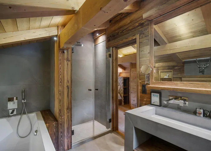 Luxury Black Mountain - 4br, Sleeps 10, Fireplace, Mountain Views & Garden - *