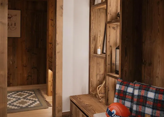 木屋 Luxury Black Mountain - 4br, Sleeps 10, Fireplace, Mountain Views & Garden - *