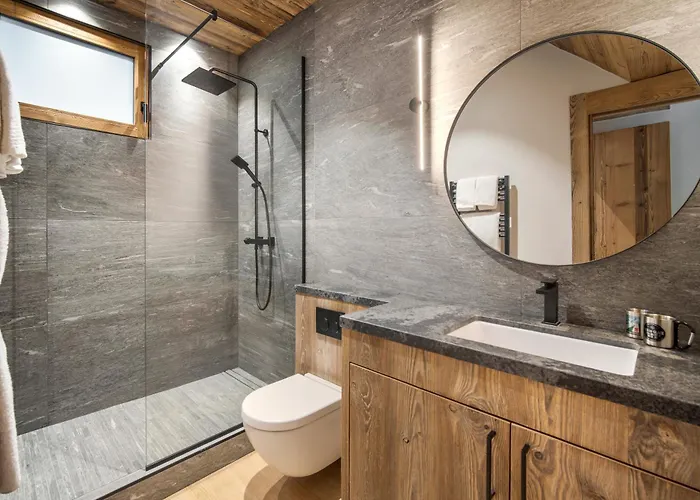 Luxury Black Mountain - 4br, Sleeps 10, Fireplace, Mountain Views & Garden - 梅杰夫