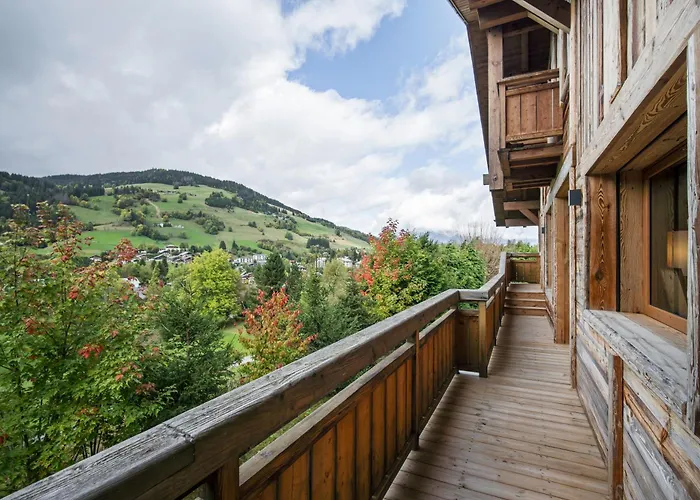 木屋 Luxury Black Mountain - 4br, Sleeps 10, Fireplace, Mountain Views & Garden -