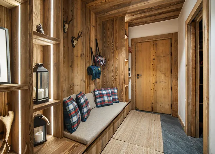 Luxury Black Mountain - 4br, Sleeps 10, Fireplace, Mountain Views & Garden - *